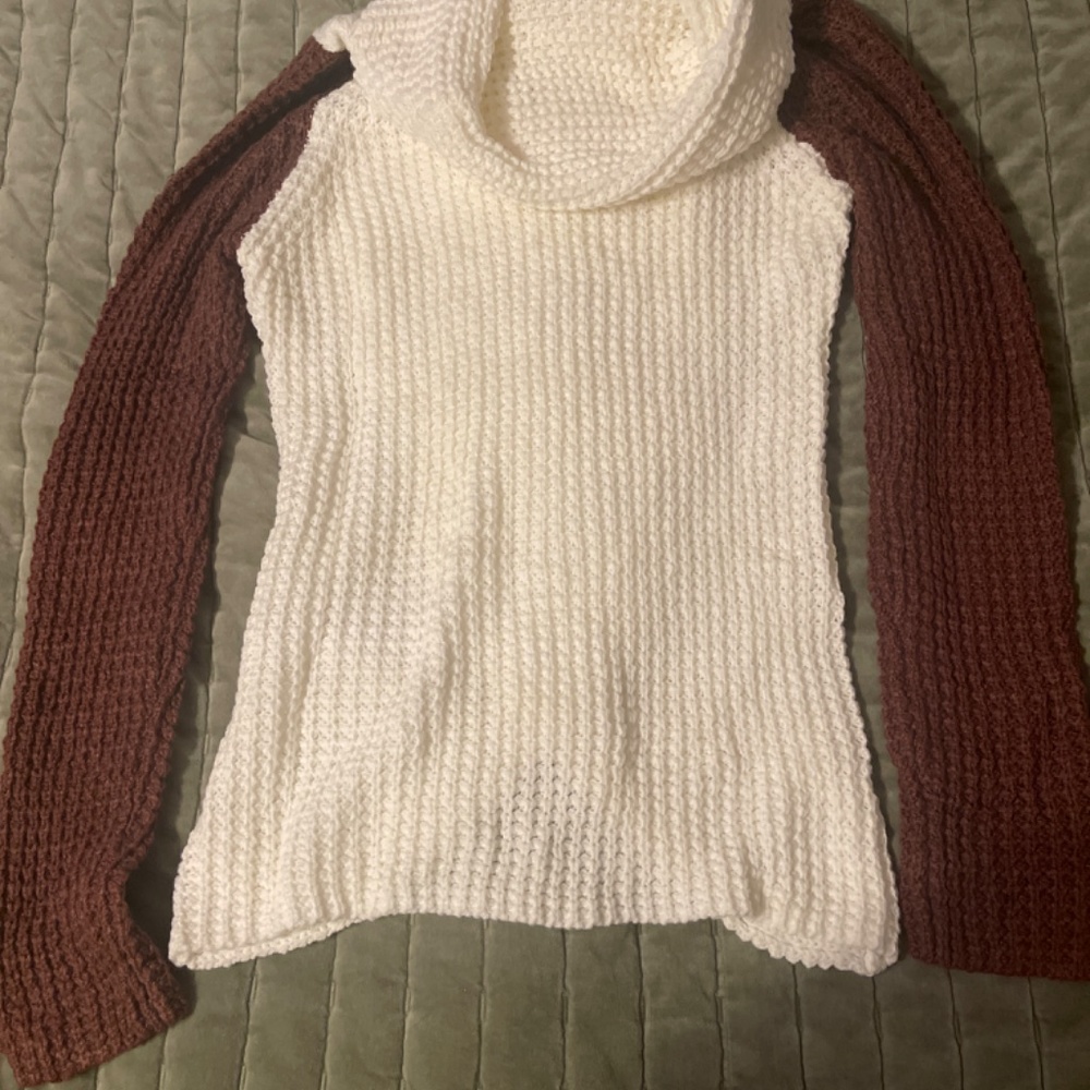 Sweater - Picture 2 of 3